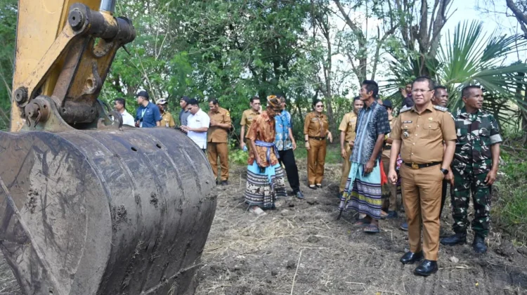Bupati Kupang Pimpin Cetak Sawah Baru 77 Hektare di Desa Oelatimo
