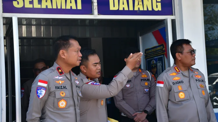 Wakapolda NTT Tinjau Layanan Publik Satlantas Polresta Kupang Kota