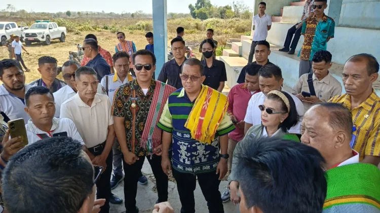 Gubernur Melki Tinjau Area Pacuan Kuda PON Sumba Barat