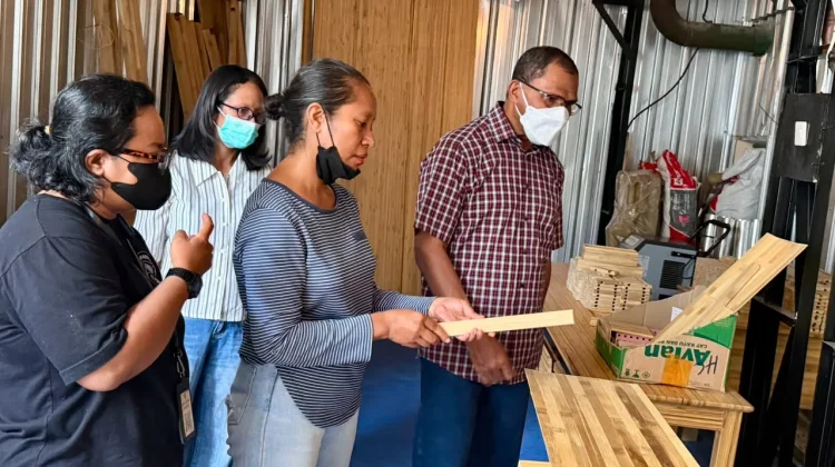 Produk Bambu Manggarai Barat Tembus Polandia, Wagub NTT Apresiasi YBLL