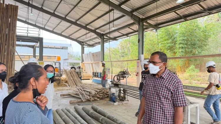 Produk Bambu Manggarai Barat Tembus Polandia, Wagub NTT Apresiasi YBLL