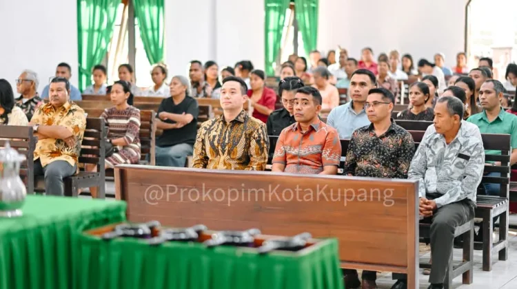Wali Kota Kupang Meresmikan Penggunaan Rumah Pastori Jemaat