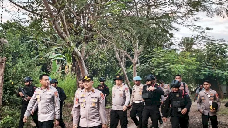 Selesaikan Konflik Antar Warga Wakapolda NTT Kunker ke Adonara Timur