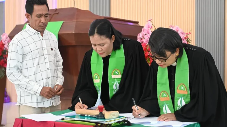 Bupati Kupang Hadiri Pisah Sambut Pendeta GMIT Via Dolorosa Alak