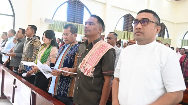 Bupati Kupang Hadiri Pisah Sambut Pendeta GMIT Via Dolorosa Alak