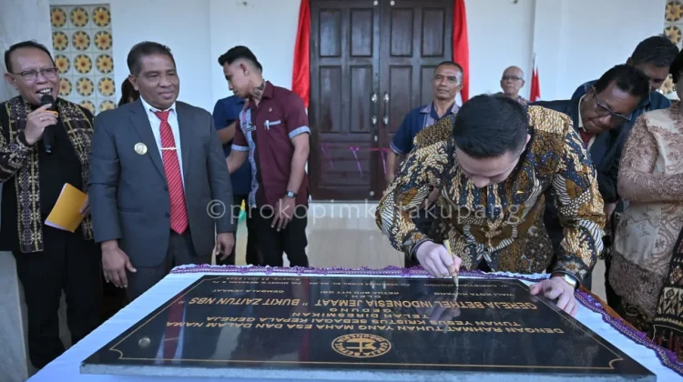 Wali Kota Kupang Resmikan Gereja Bethel Bukit Zaitun