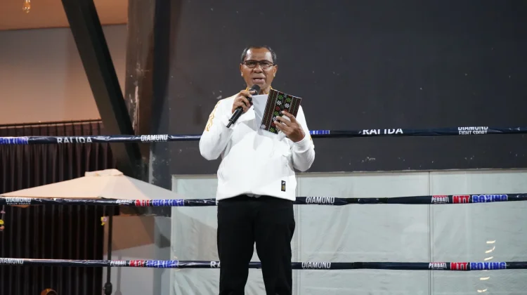 Johni Asadoma Targetkan Tinju NTT Bersinar pada PON 2028