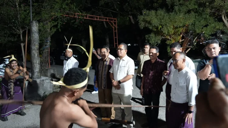 Gubernur Ajak IKA Kupang Wujudkan Perdamaian Adonara Bersama