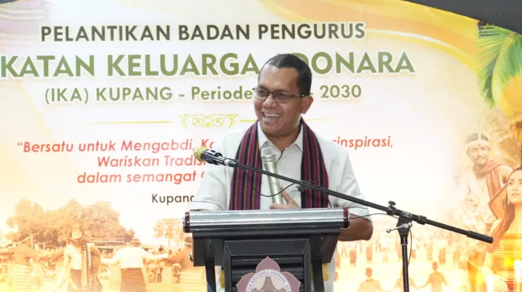 Gubernur Dorong IKA Kupang Perkuat Pembangunan Berbasis Kebersamaan Adonara