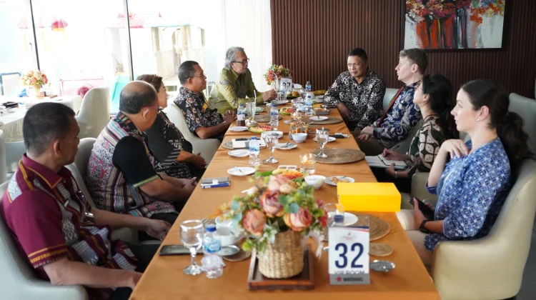Melki Tawarkan Industri Garam dan Penerbangan Kupang Darwin Kembali