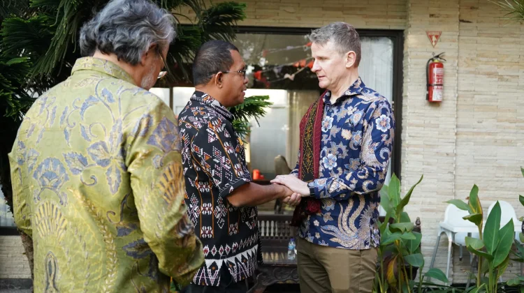 Melki Tawarkan Industri Garam dan Penerbangan Kupang Darwin Kembali