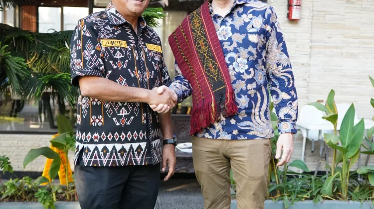 Melki Tawarkan Industri Garam dan Penerbangan Kupang Darwin Kembali