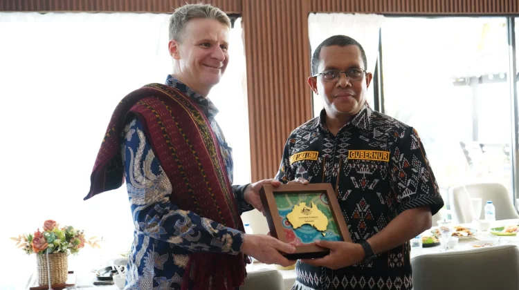 Melki Tawarkan Industri Garam dan Penerbangan Kupang Darwin Kembali