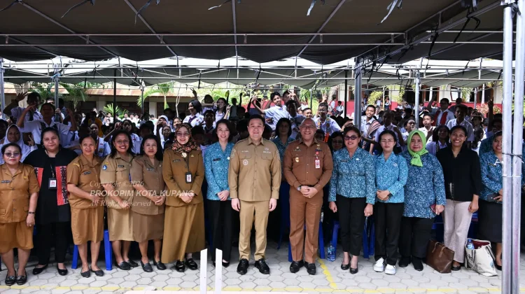Wali Kota Kupang Membuka Roadshow Tim Penggerak PKK