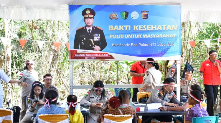 Polda NTT Gelar Bakti Sosial Kesehatan Bagi Warga Desa Benu Kab Kupang