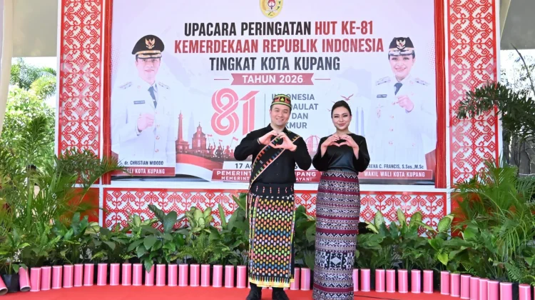 Wali Kota Wawali Kompak Kenakan Busana Adat Flores
