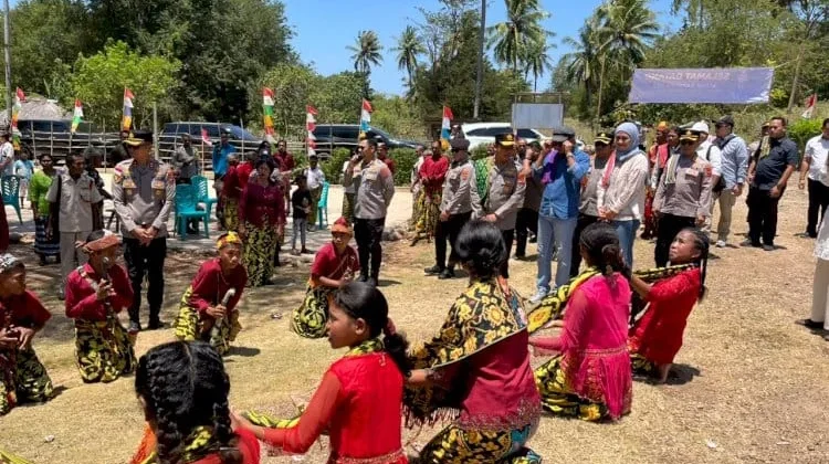 Kapolda NTT Resmikan Revitalisasi SMPTK Imanuel Tuapakas