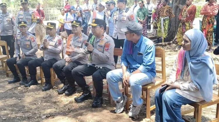 Kapolda NTT Resmikan Revitalisasi SMPTK Imanuel Tuapakas