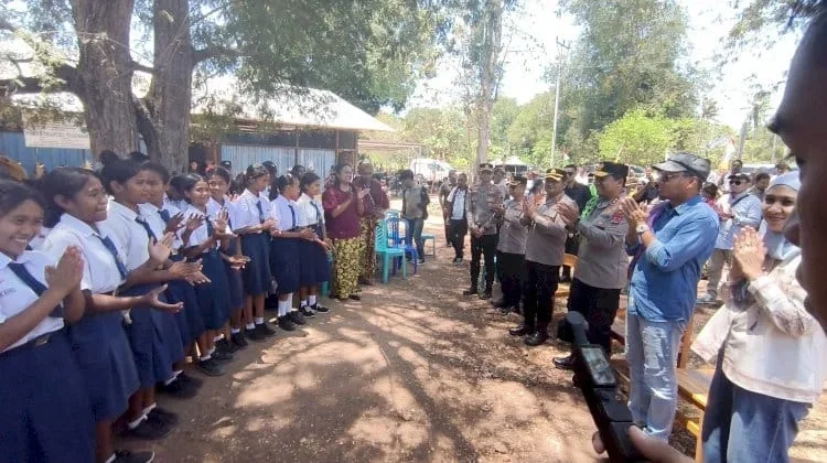Kapolda NTT Resmikan Revitalisasi SMPTK Imanuel Tuapakas