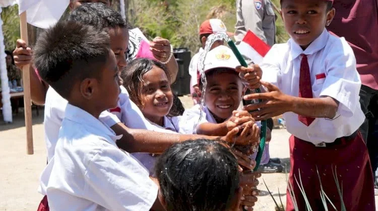 Kapolda NTT Resmikan Sumur Bor di Desa Benu