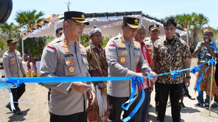 Kapolda NTT Resmikan Sumur Bor di Desa Benu