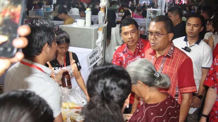 Festival Moon Cake Gerakkan UMKM dan Peduli Flores