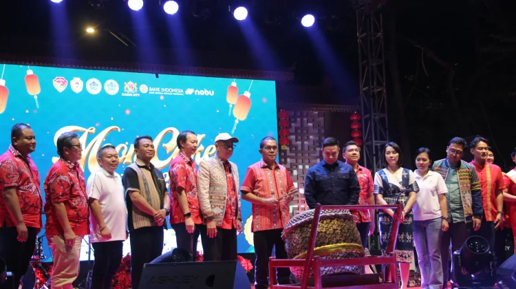 Festival Moon Cake Perkuat Kebersamaan Masyarakat NTT