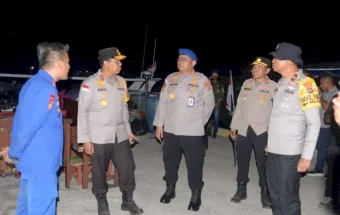 Polri Bantu Korban Bencana di Pulau Palue