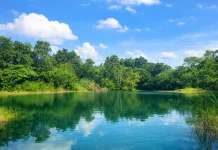 Keindahan Telaga Bidadari Labere di Desa Praibakul, Surga Baru Bagi Pemancing