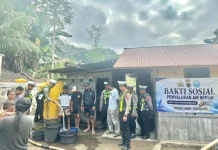 Polres Ende Bagi Air Bersih Bagi Warga Onekere