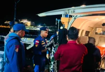 Polairud Polda NTT Bantu Evakuasi Ibu Hamil di Labuan Bajo