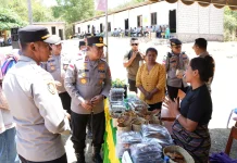 Kapolda NTT Borong Produk UMKM Binaan Polsek Kualin TTS