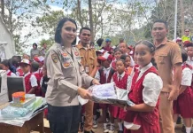 Polda NTT Bantuan Kemanusiaan Trauma Healing di SDK Gapong Manggarai