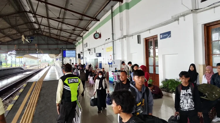 27 Ribu Penumpang Tiba di Wilayah Daop 7 Madiun di Hari Ketiga Angkutan Lebaran 2026