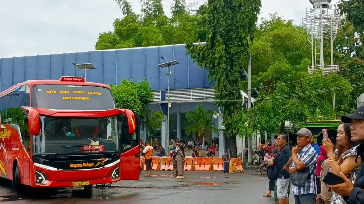 Arus Balik H+5 di Terminal Maospati Mulai Melandai, Aktivitas Penumpang Masih Ramai