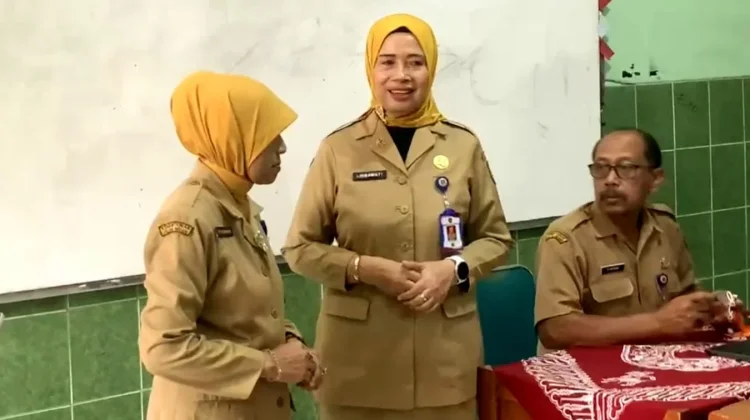 Potret Pengecekan Kesiapan Pelaksanaan TKA Jenjang SMP oleh Dindik Kota Madiun