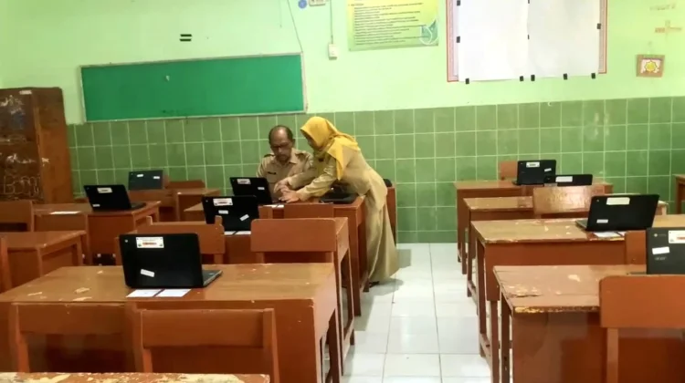 Potret Pengecekan Kesiapan Pelaksanaan TKA Jenjang SMP oleh Dindik Kota Madiun