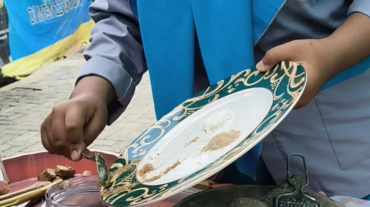 ABSULE, Siswa MTsN 12 Madiun Sukses Olah Makanan Sisa MBG Jadi Abon sukun lele