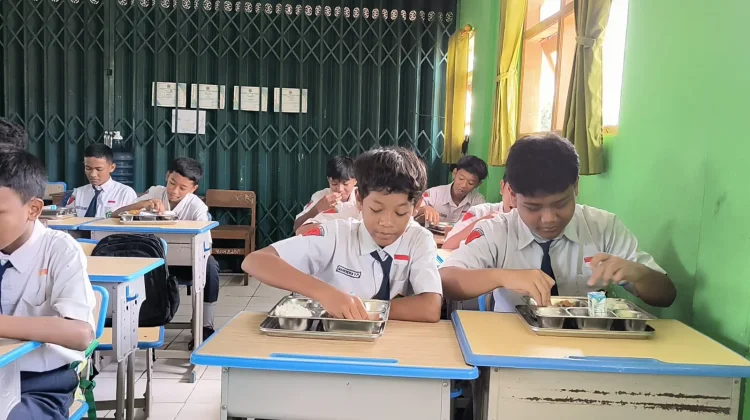ABSULE, Siswa MTsN 12 Madiun Sukses Olah Makanan Sisa MBG Jadi Abon sukun lele