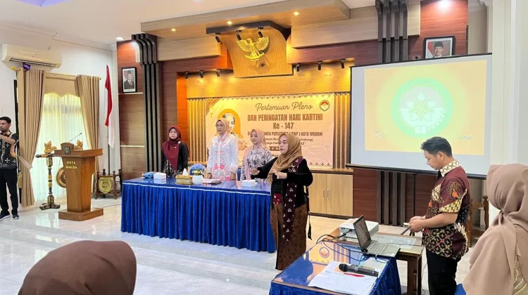 Ketua DWP RRI Madiun Hadiri Pertemuan Pleno dan Peringatan Hari Kartini ke 147