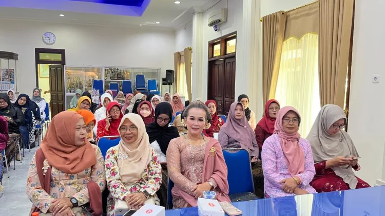 Ketua DWP RRI Madiun Hadiri Pertemuan Pleno dan Peringatan Hari Kartini ke 147