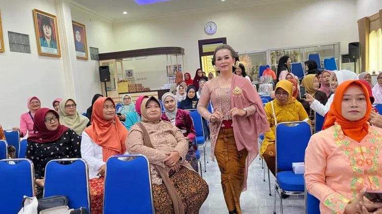 Ketua DWP RRI Madiun Hadiri Pertemuan Pleno dan Peringatan Hari Kartini ke 147