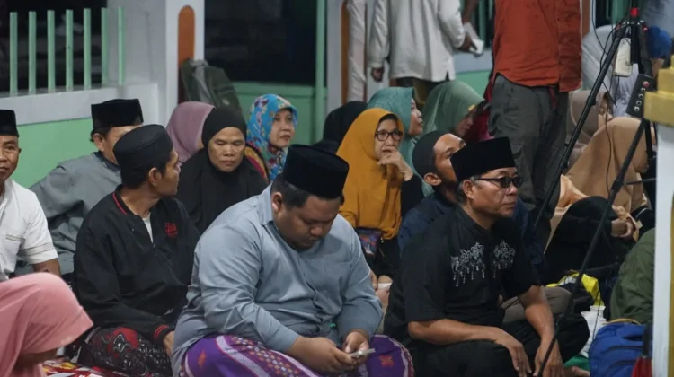 Pererat Silaturahmi, Warga Sluru Sambirejo Jiwan Gelar  Pengajian