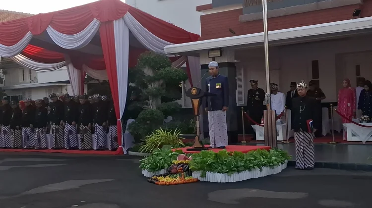 Apel Hari Kartini di Halaman Balai Kota Madiun