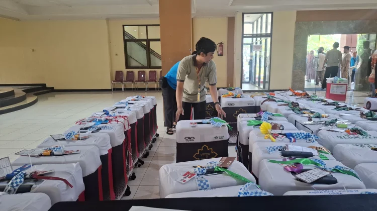Ratusan Koper Jemaah Haji Kota Madiun Dikumpulkan di Wisma Haji