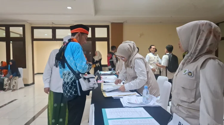 Ratusan Jemaah Haji Kota Madiun tahun 2026 Berangkat ke Tanah Suci