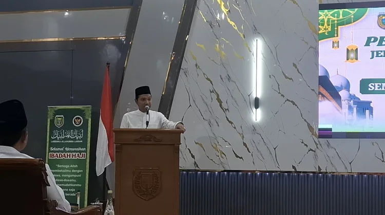 Plt Wali Kota Madiun Lepas Lima Bus Jemaah Haji ke Embarkasi Surabaya