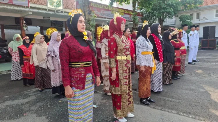 Baju Adat Warnai Upacara Hardiknas 2026 di Kota Madiun