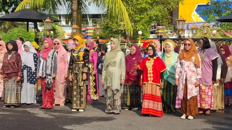 Baju Adat Warnai Upacara Hardiknas 2026 di Kota Madiun