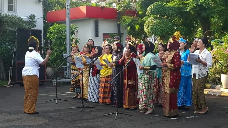Baju Adat Warnai Upacara Hardiknas 2026 di Kota Madiun